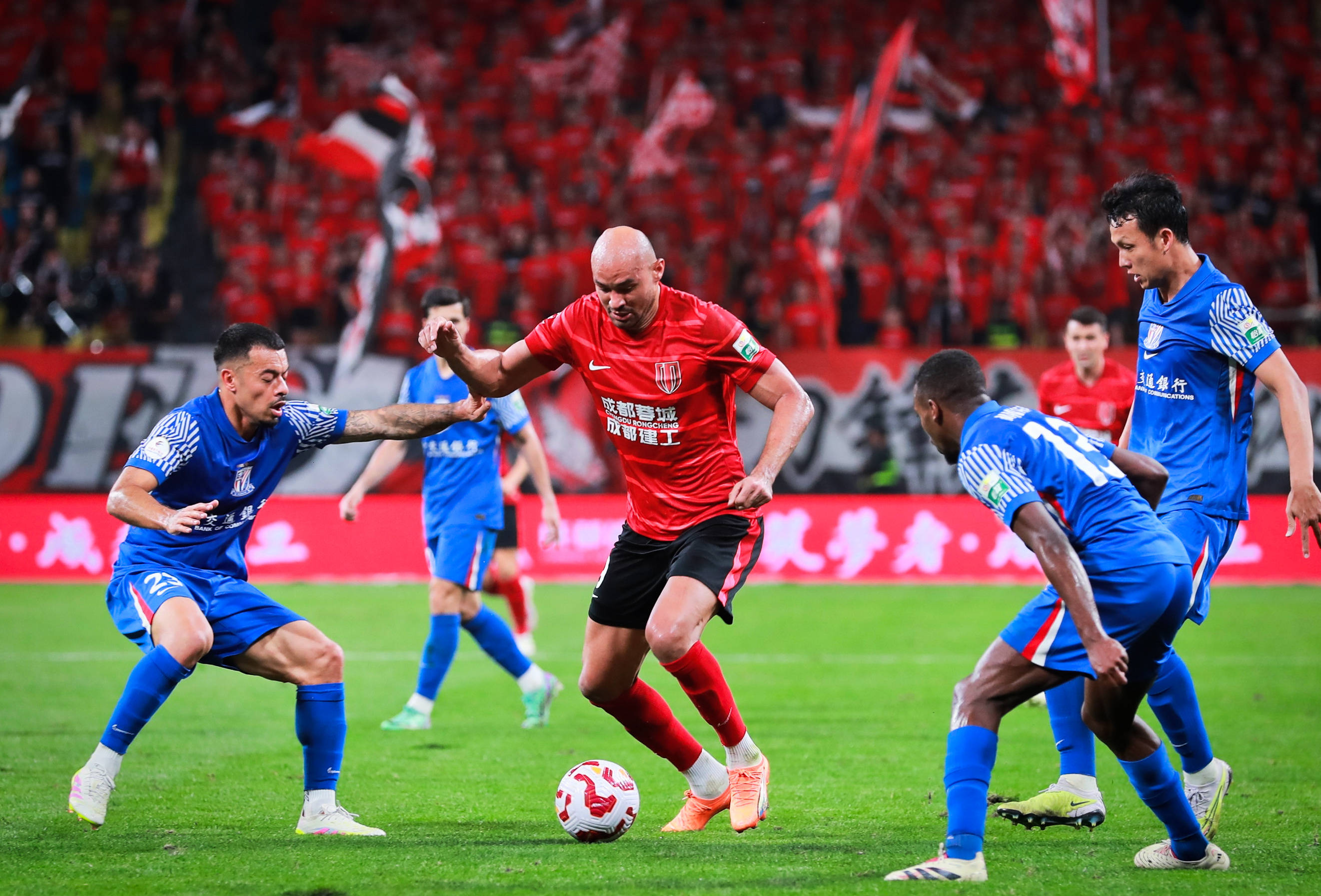 包含里程碑夜！成都蓉城回应争议，意甲冲刺阶段刷纪录，底气十足，球队文化再被提及的词条