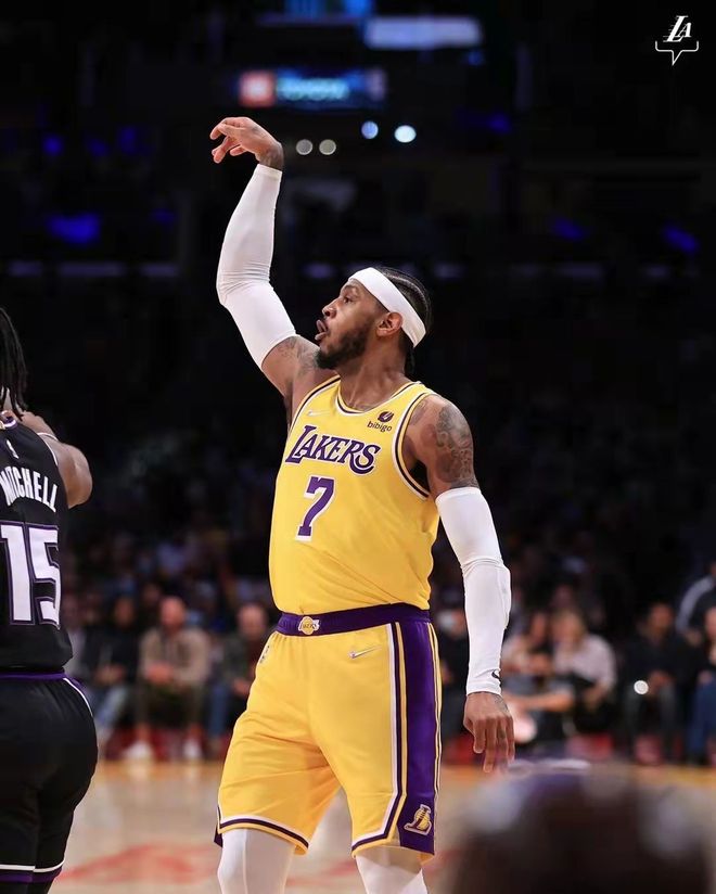 里程碑夜新奥尔良鹈鹕手感冰凉；法甲转会期刷纪录；球迷炸锅；细节决定成败的简单介绍