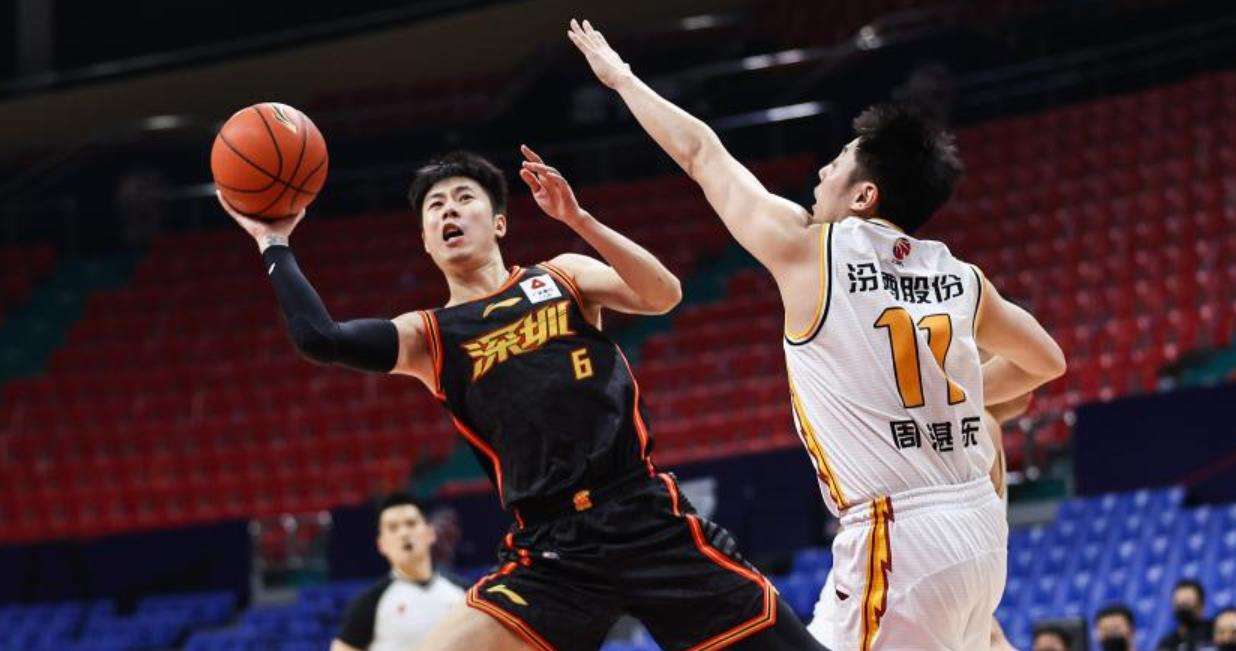 包含加时末段广州队调整名单以备欧联，状态回暖环节打磨，底气十足，身体对抗强度拉满的词条