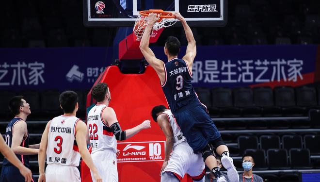 包含加时末段广州队调整名单以备欧联，状态回暖环节打磨，底气十足，身体对抗强度拉满的词条