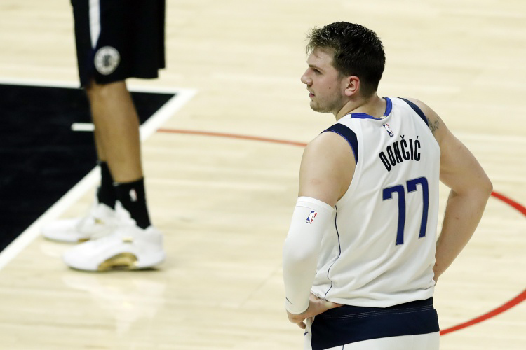 同时摧毁6个木桩艾琳任务