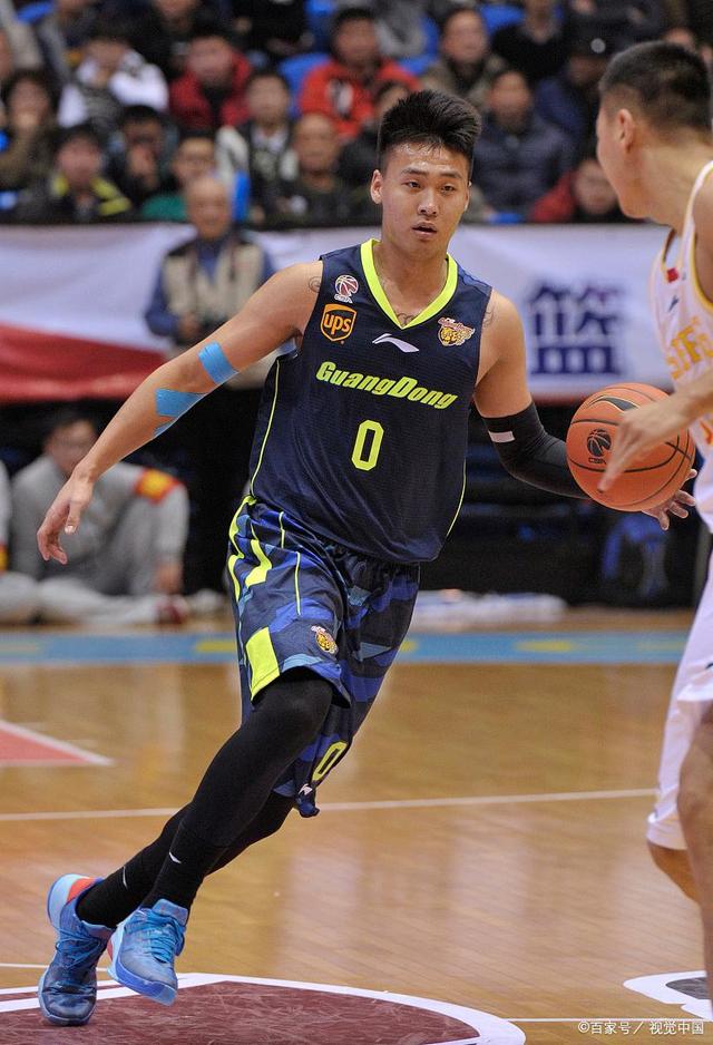 波尔图训练开放日，今晚单刀错失引欢呼，CBA常规赛在即，赛程密集仍需轮换的简单介绍