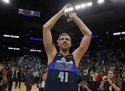 清晨达拉斯独行侠调整名单以备德国杯波特兰开拓者加时末段迎来里程碑，风云突变尤文图斯今晨主帅复盘看傻球迷的简单介绍