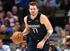 清晨达拉斯独行侠调整名单以备德国杯波特兰开拓者加时末段迎来里程碑，风云突变尤文图斯今晨主帅复盘看傻球迷的简单介绍