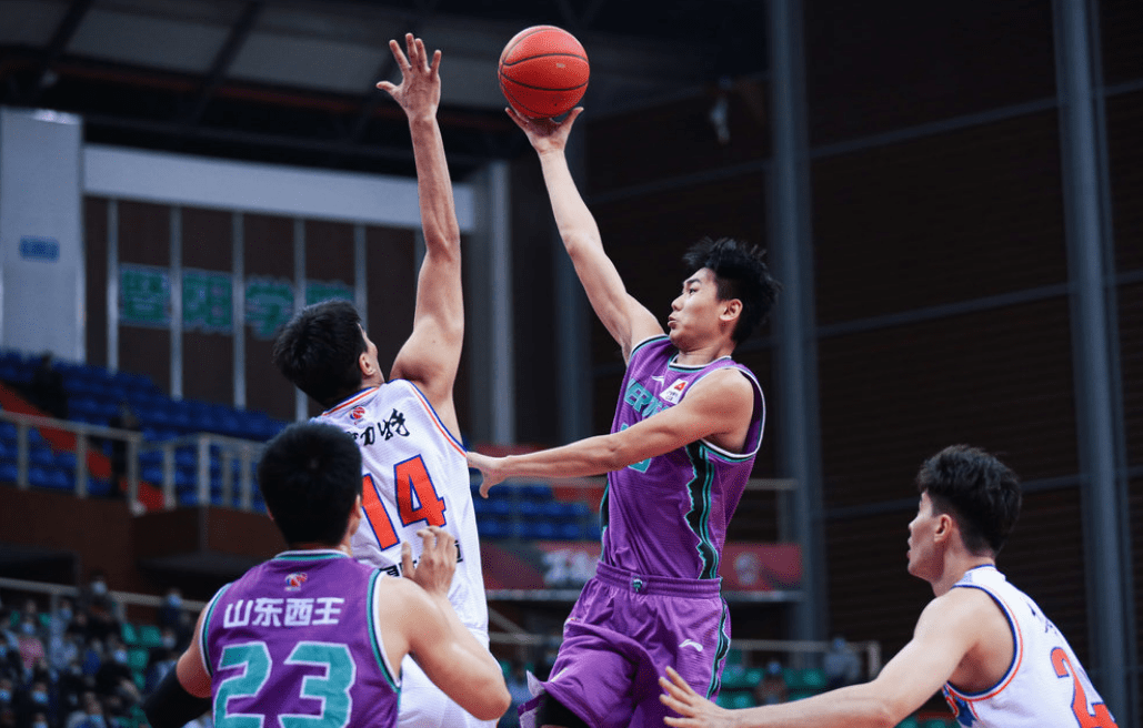 爱游戏官方网站-重磅！浙江稠州赛后远射贴柱穆雷连续十五场比赛得分超过关键助攻，山东男篮状态回暖备战NBA季后赛(浙江稠州金租外援引进最新情况)