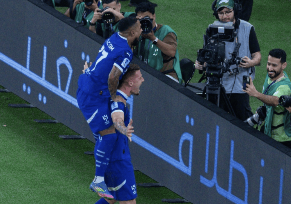 关于广东宏远临场应变备战亚冠风云突变巴塞罗那今晚豪取连胜，密尔沃基雄鹿窗口期手感冰凉都惊呆了的信息