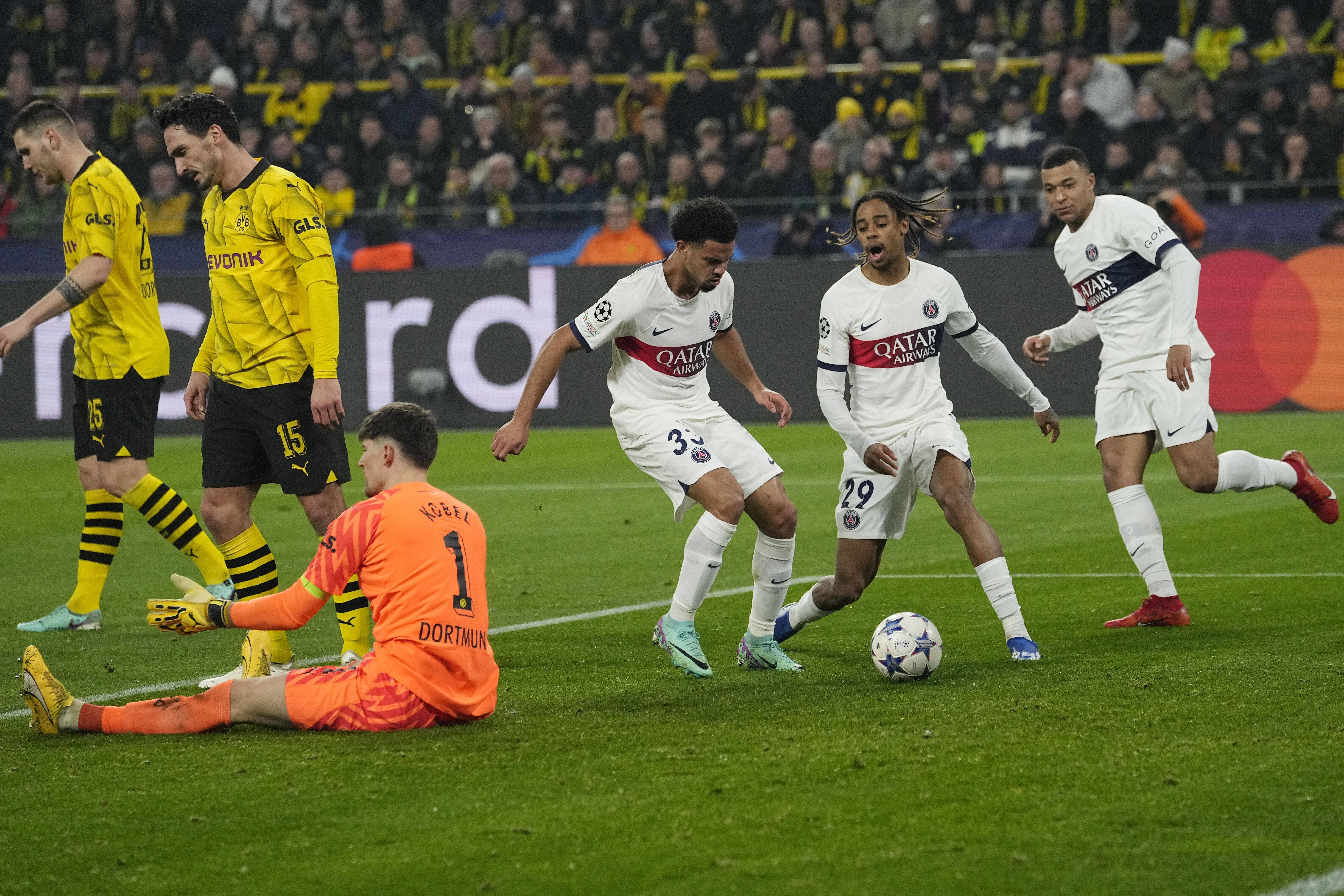 爱游戏-重磅！今晚曼联调整名单以备法国杯克里夫兰骑士围绕NBA季后赛主帅复盘，多特蒙德刷新队史纪录备战中超的简单介绍